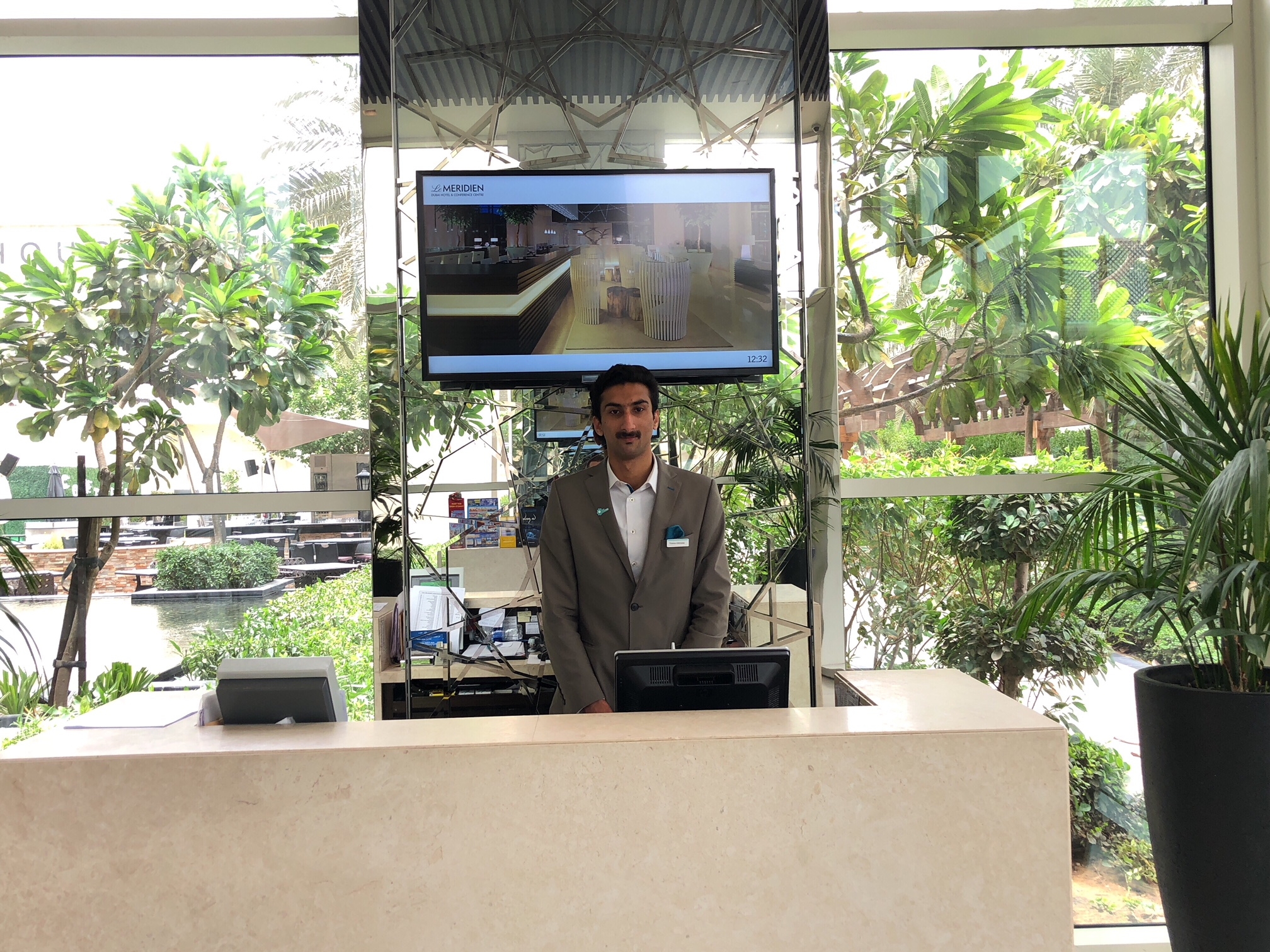 Concierge Le Meridien DXB Le Royal Club
